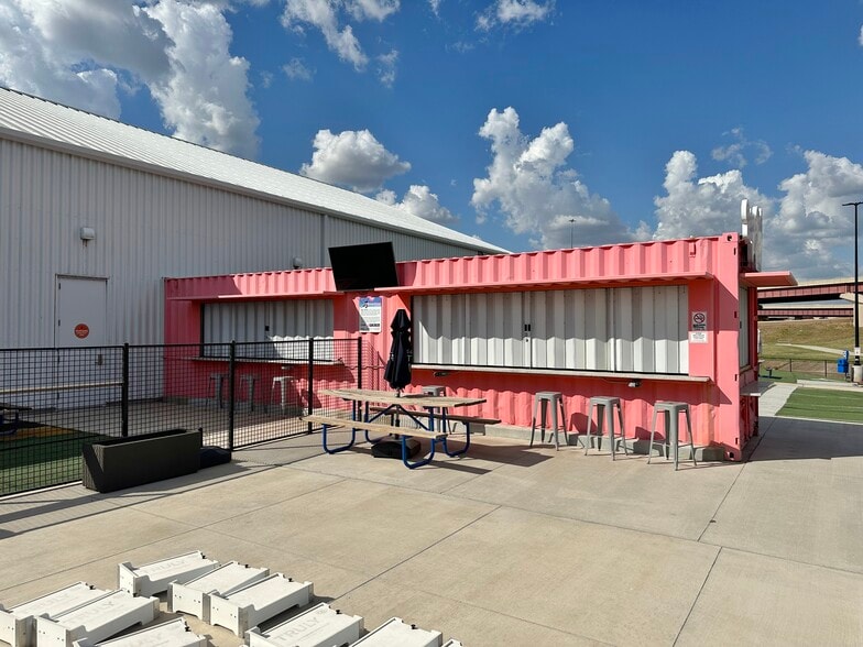 More Photos Of 504 S Laird Ave, Oklahoma City Restaurant For Lease