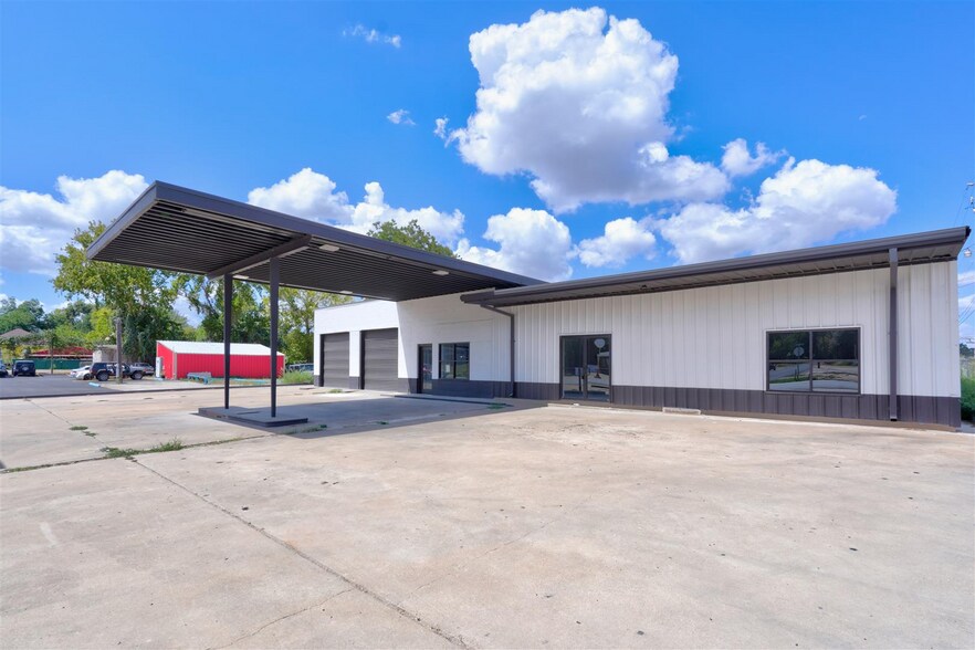 More Photos Of 623 N Richmond Rd, Wharton Auto Repair For Sale