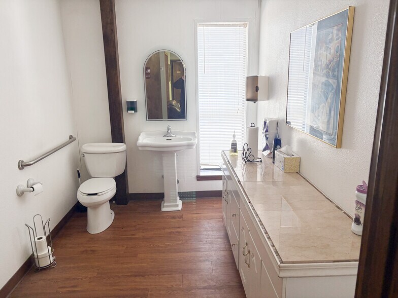 More Photos Of 5120 29th Dr, Lubbock Medical For Lease