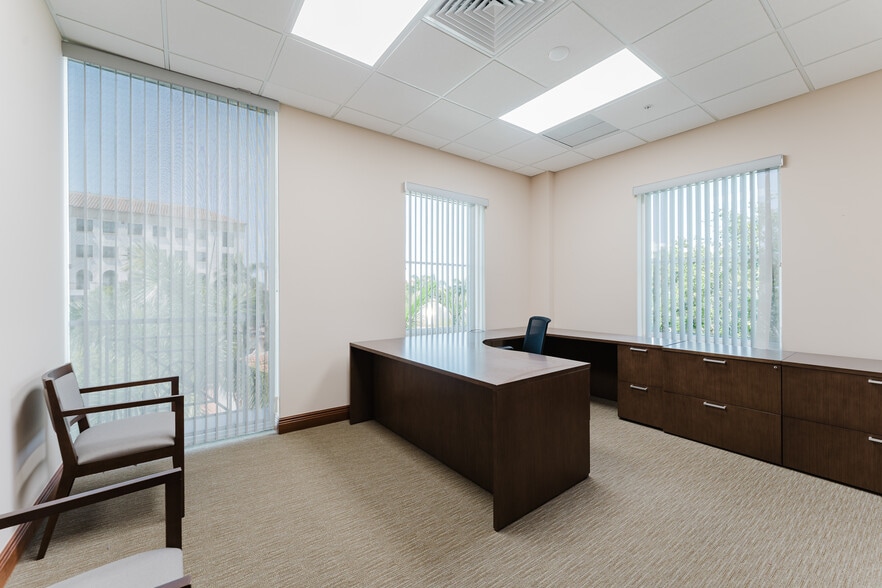 More Photos Of 1 N Federal Hwy, Boca Raton Office For Lease