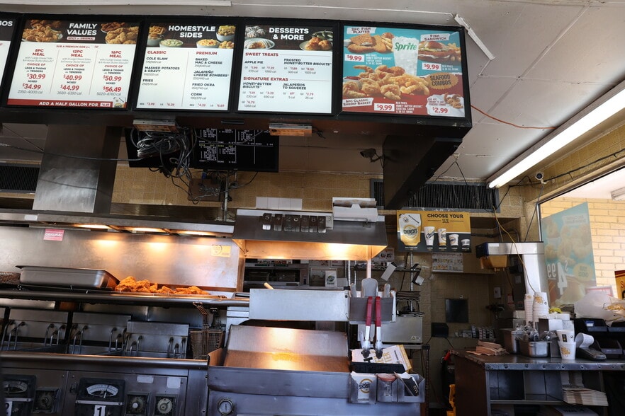 More Photos Of 261 E Vernon Ave, Los Angeles Fast Food For Lease