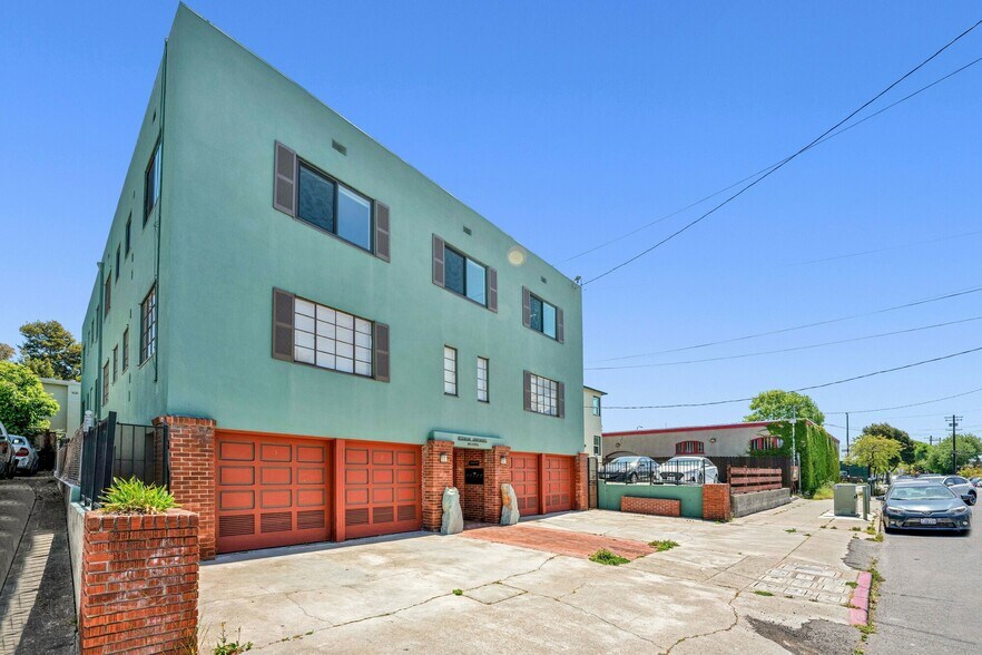 More Photos Of 1919 Curtis St, Berkeley Apartments For Sale