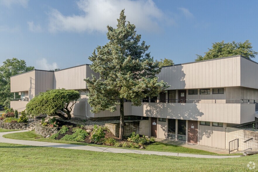 More Photos Of 281 Summerhill Rd, East Brunswick Office For Lease