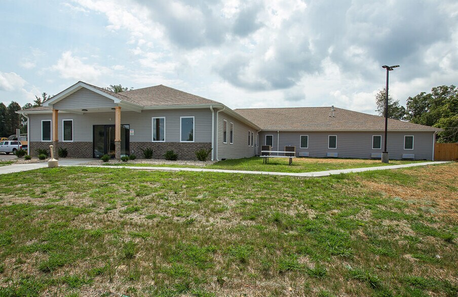 More Photos Of 300 Carrera Dr, London Medical For Sale