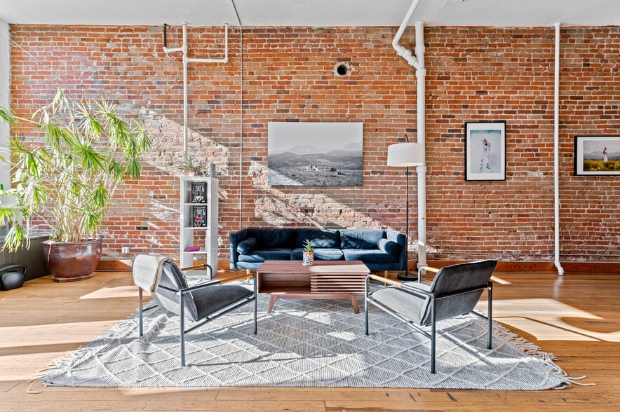 More Photos Of 2031-2033 Curtis St, Denver Apartments For Lease