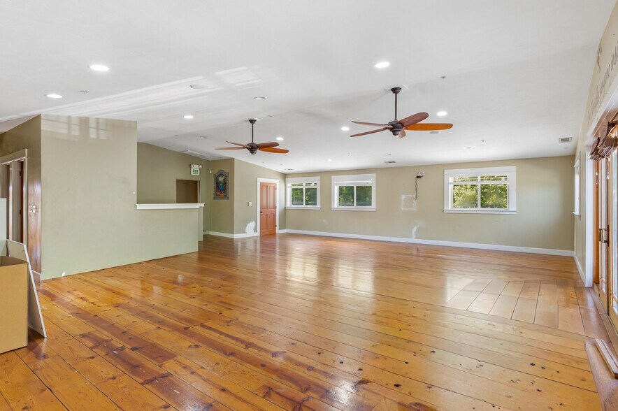 More Photos Of 450 Colfax Ave, Grass Valley Restaurant For Sale