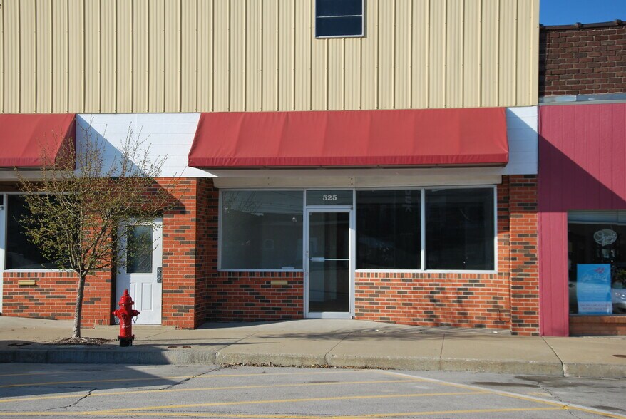 More Photos Of 525 W Coates St, Moberly Storefront For Lease