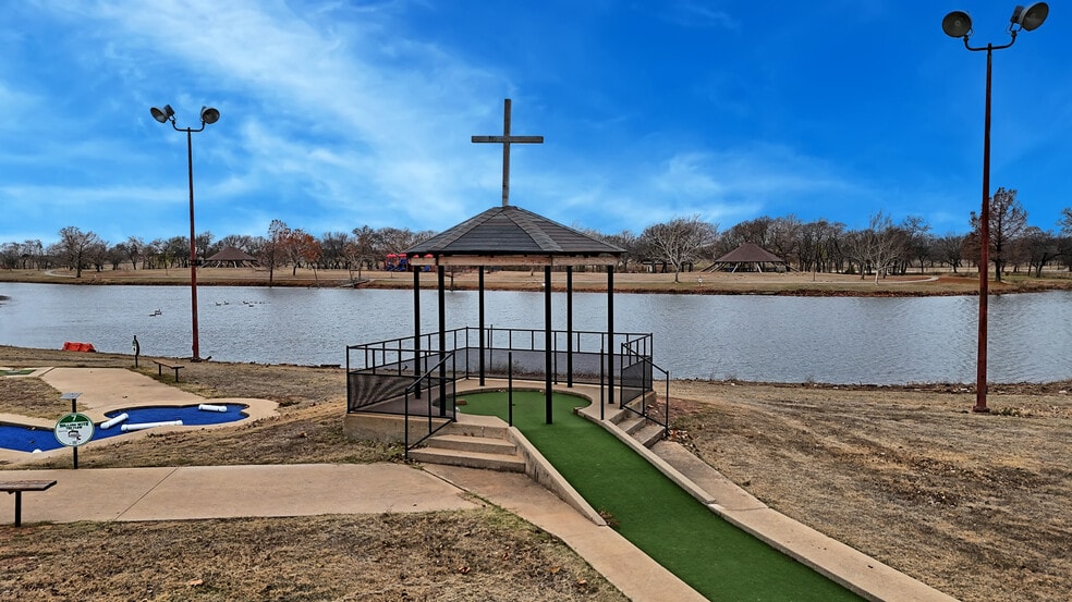 More Photos Of 400 W Martin Luther King Blvd, Duncan Sports And Entertainment For Sale