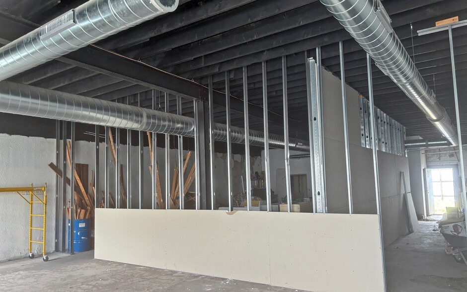 More Photos Of 16122 Meyers Rd, Detroit Freestanding For Sale