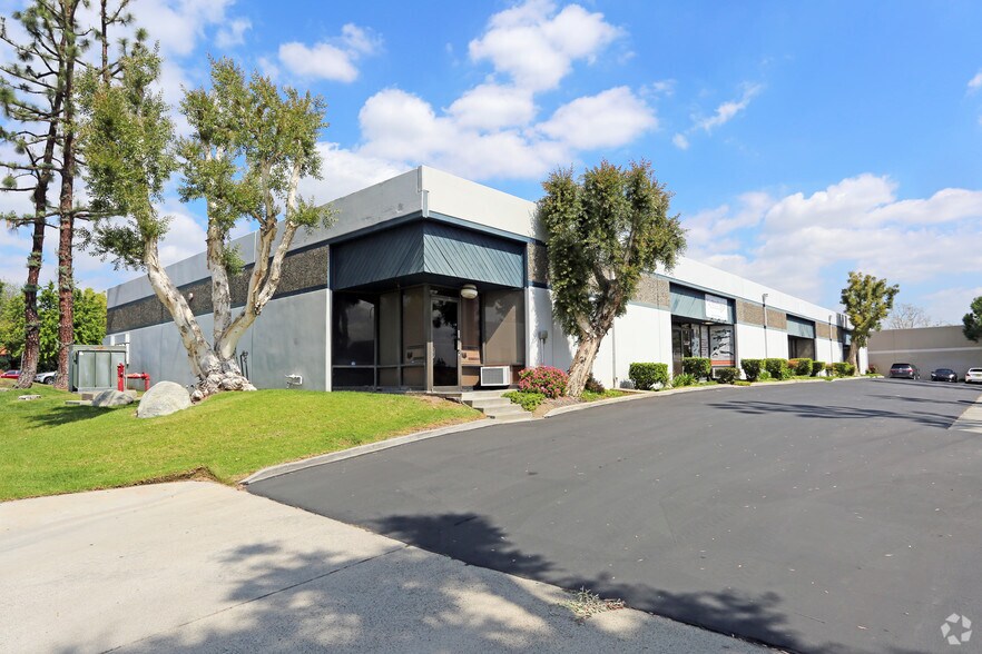 More Photos Of 547 W Apollo St, Brea Light Manufacturing For Lease