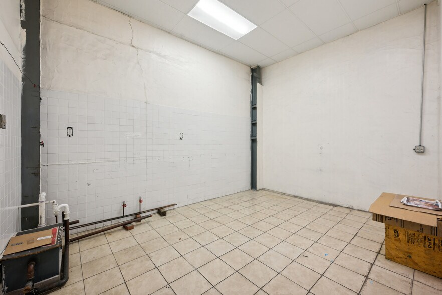 More Photos Of 1326 S 20th St, Philadelphia Warehouse For Sale