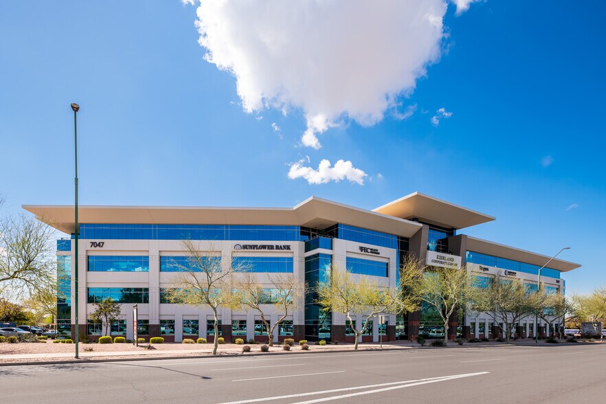 More Photos Of 7047 E Greenway Pky, Scottsdale Office For Lease