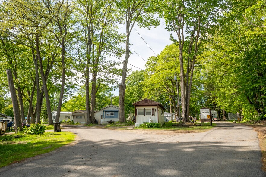 More Photos Of 962 State Highway 29A, Gloversville Manufactured Housing Mobile Home Park For Sale