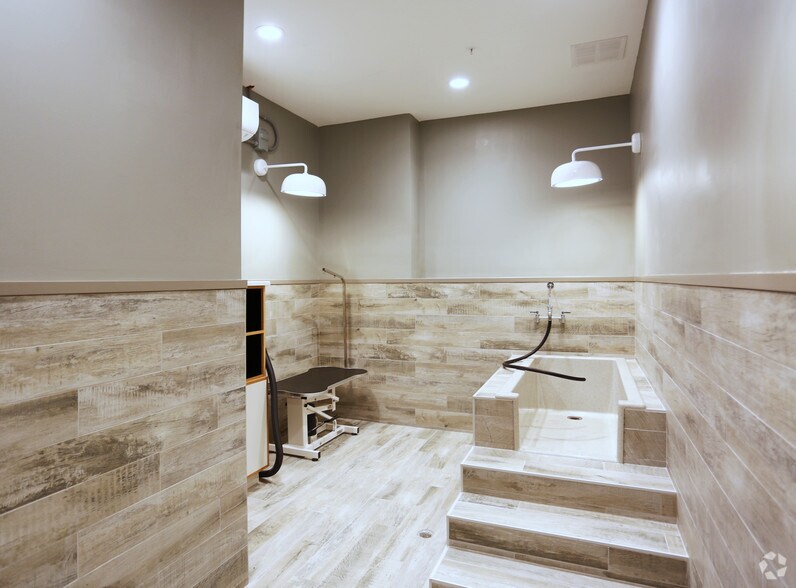 More Photos Of 2520 South Blvd, Charlotte Apartments For Lease