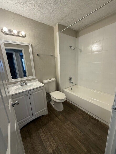 More Photos Of 535 W Hutchins Pl, San Antonio Apartments For Sale