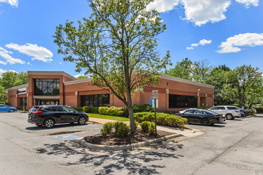Primary Photo Of 6708 Backlick Rd, Springfield Bank For Lease