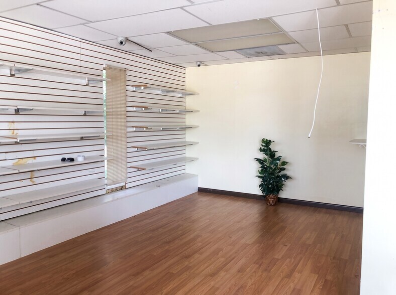 More Photos Of 302 W Main St, Bowling Green Healthcare For Sale