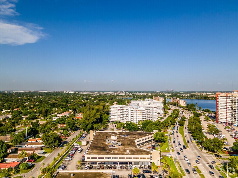 More Photos Of 1380 NE Miami Gardens Dr, North Miami Beach Medical For Lease