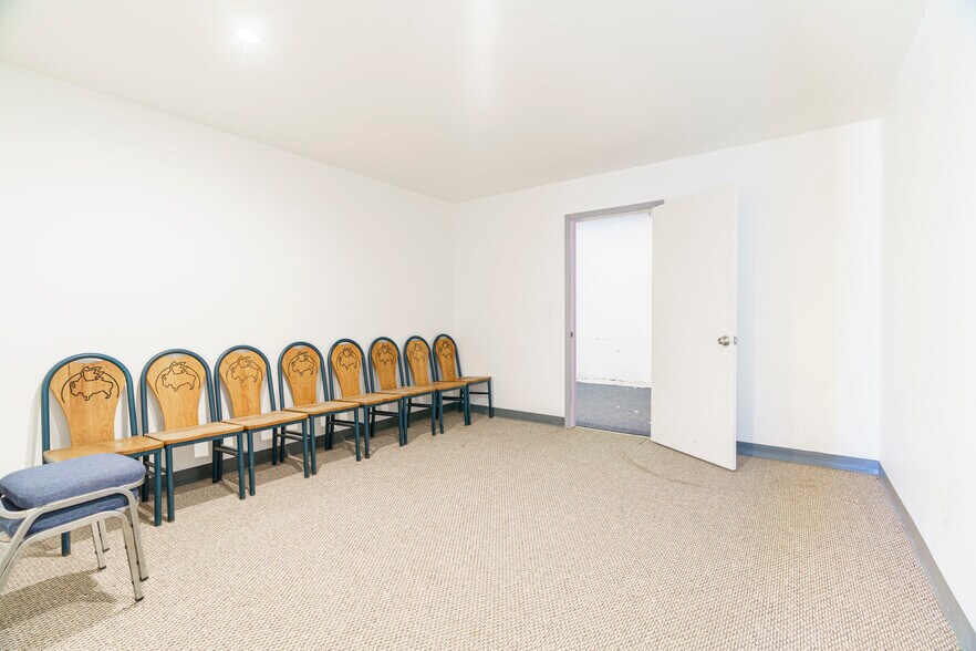 More Photos Of 306 N Choctaw Ave, El Reno Manufacturing For Sale