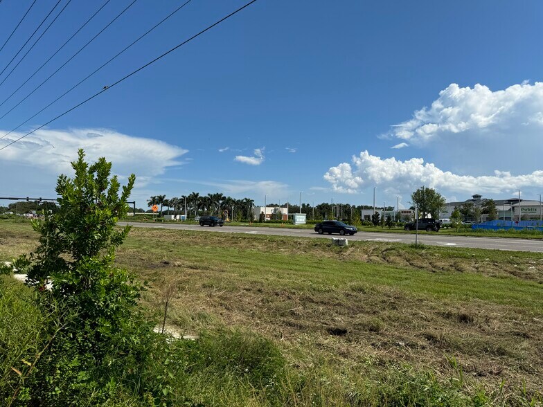 More Photos Of 6924 Old Big Bend Rd, Gibsonton Medical For Sale