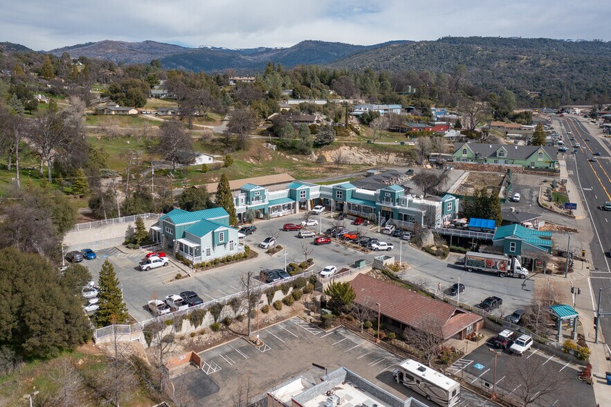 More Photos Of 40282 Highway 41, Oakhurst Freestanding For Sale