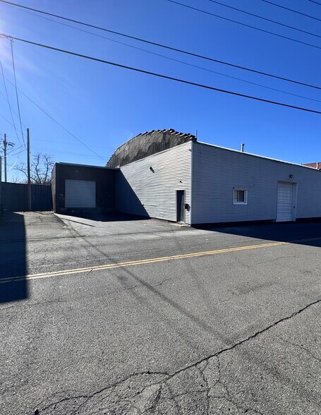 More Photos Of 2 Vatrano Rd, Albany Warehouse For Lease