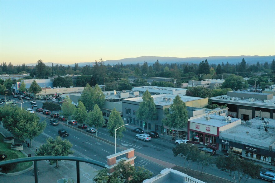 More Photos Of 1075-1077 El Camino Real, Menlo Park Restaurant For Sale