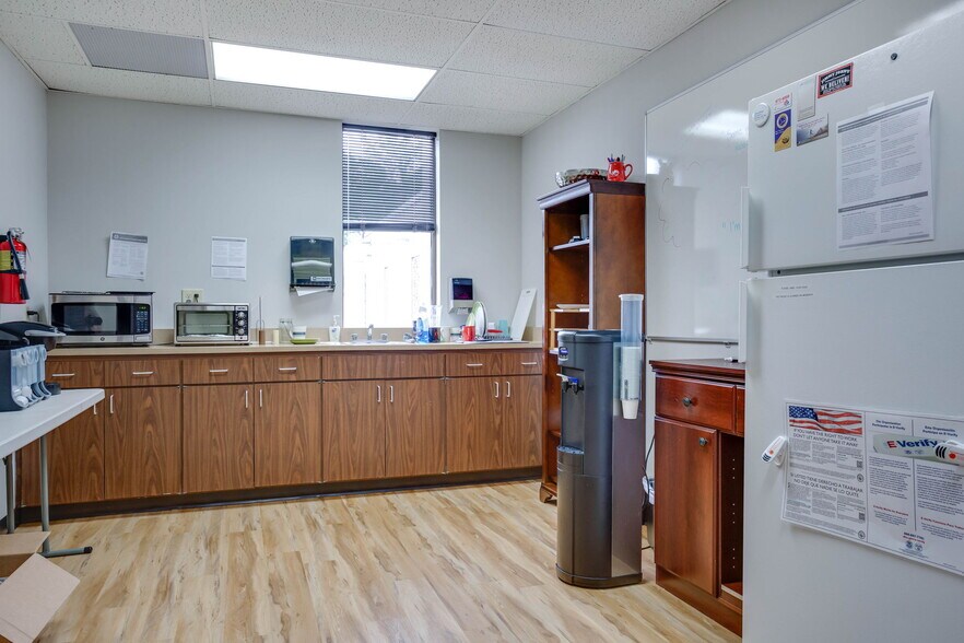 More Photos Of 3610 Bush St, Raleigh Medical For Lease