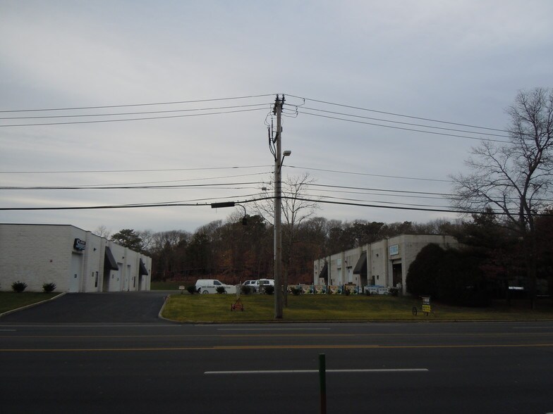 More Photos Of 1600 N Ocean Ave, Holtsville Warehouse For Lease