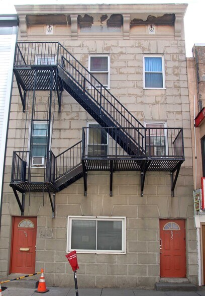 More Photos Of 635 Newark Ave, Jersey City Storefront Retail Residential For Lease