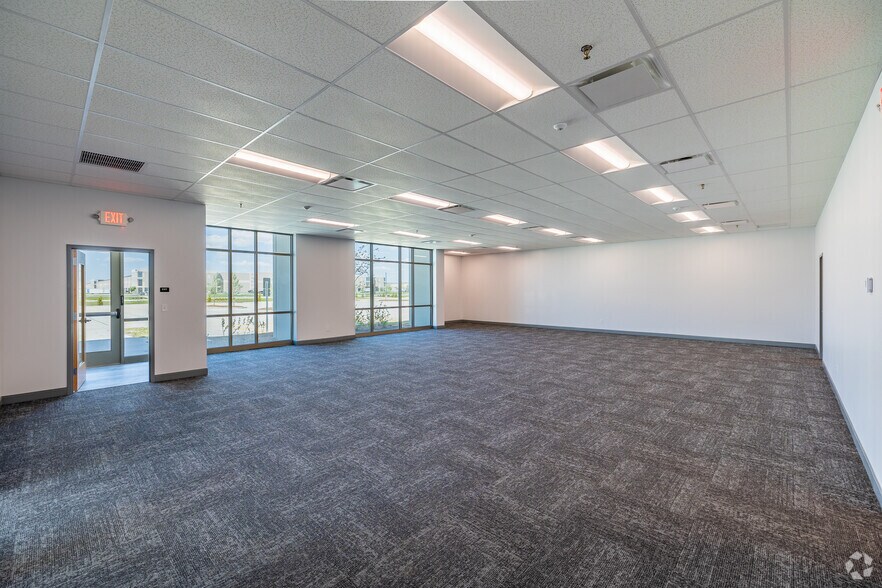 More Photos Of 5710 Inner Park Dr, Edwardsville Distribution For Lease