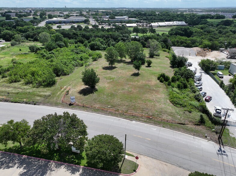 More Photos Of 1305-1307 Royal Pky, Euless Land For Sale
