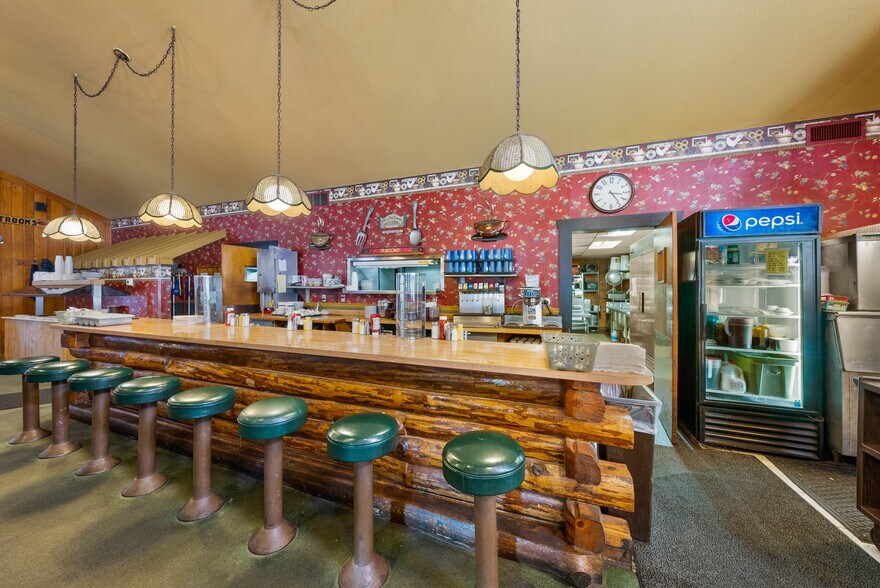 More Photos Of 347 N Scott Ave, Belton Restaurant For Sale