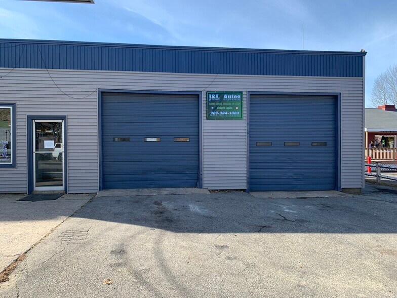 More Photos Of 29 Main St, Limerick Service For Lease