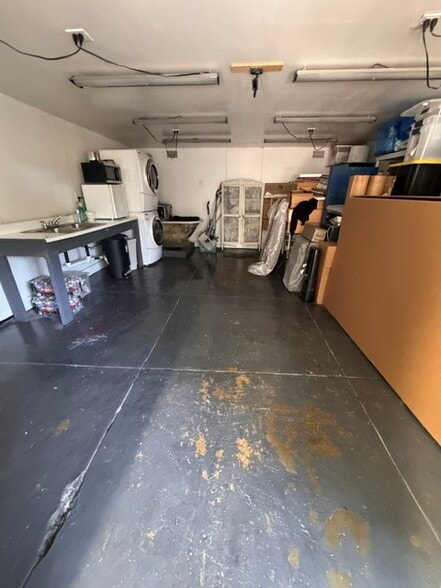 More Photos Of 2400 Merton Ave, Los Angeles Multifamily For Sale