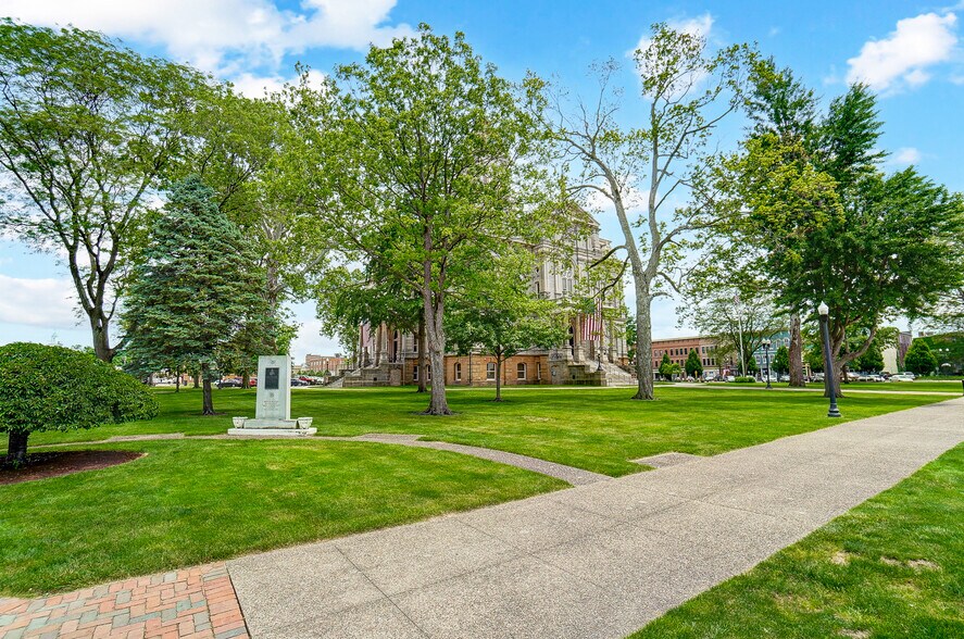 More Photos Of 9-11 N 3rd St, Newark Office For Lease