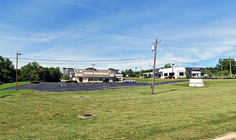 More Photos Of 950 W Central Ave, Springboro Freestanding For Sale