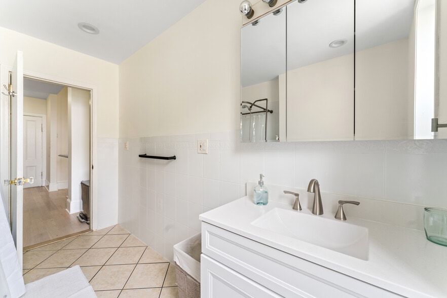 More Photos Of 2502 Palisade Ave, Weehawken Storefront Retail Residential For Sale