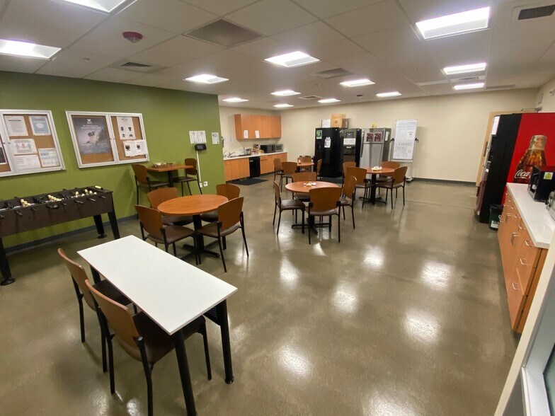 More Photos Of 6780 Cortona Dr, Goleta Industrial For Lease