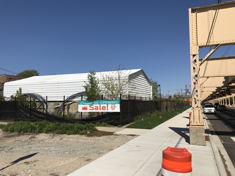 More Photos Of 1800 W Lake St, Chicago Light Manufacturing For Sale