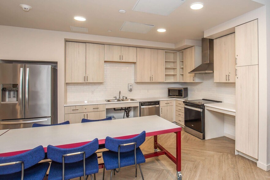 More Photos Of 15300 33rd Ave S, Seatac Apartments For Lease