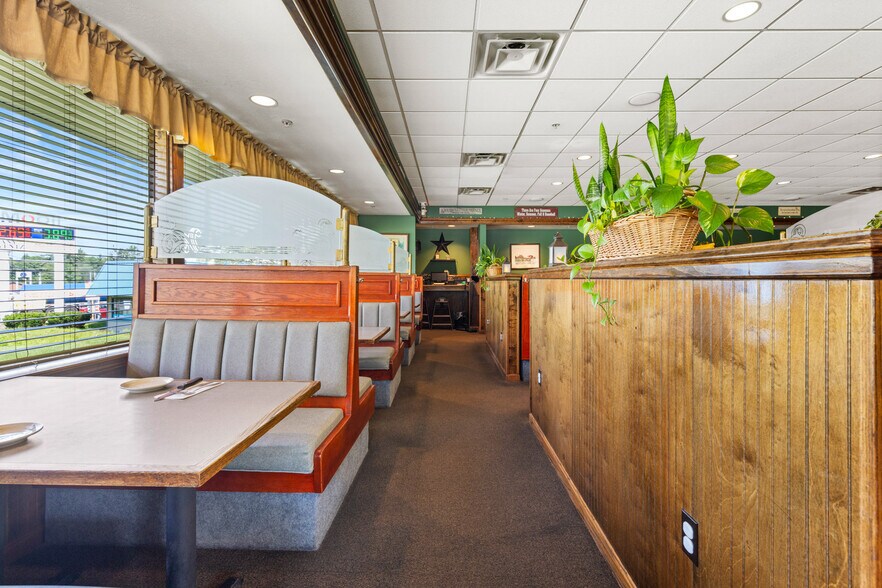 More Photos Of 11 Farmington Rd, Rochester Restaurant For Sale