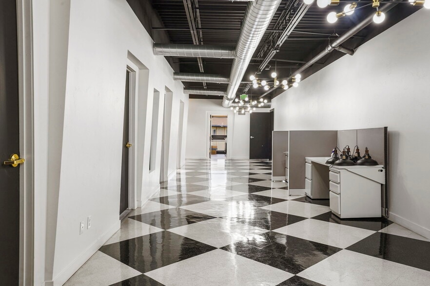 More Photos Of 1287 Lake Plaza Dr, Colorado Springs Office For Sale