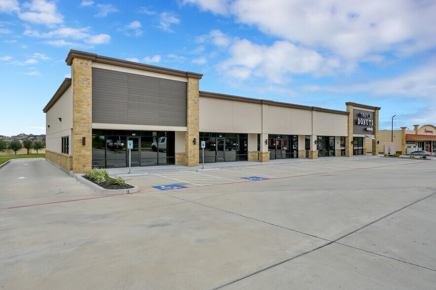 More Photos Of 22453 W. Farm to Market 1097, Montgomery Storefront Retail Office For Lease