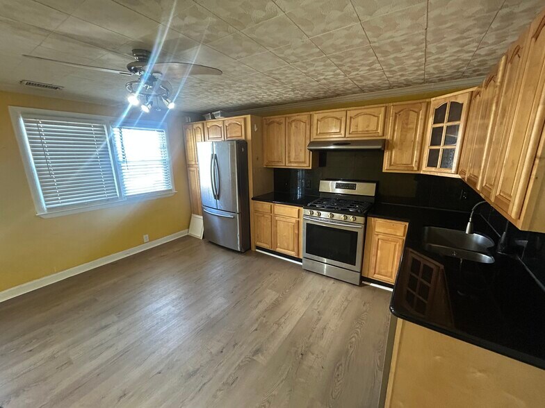 More Photos Of 4655 Benson St, Philadelphia Apartments For Sale