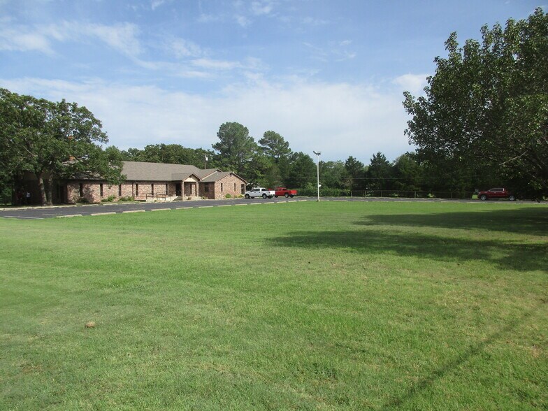 More Photos Of 8500 Frankoma Rd, Tulsa Religious Facility For Sale