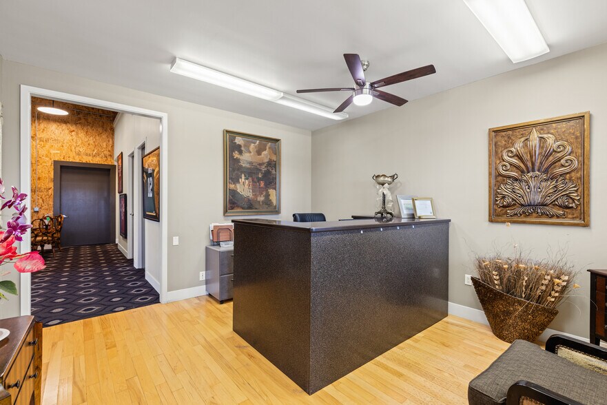 More Photos Of 102 Raley Blvd, Chico Flex For Sale