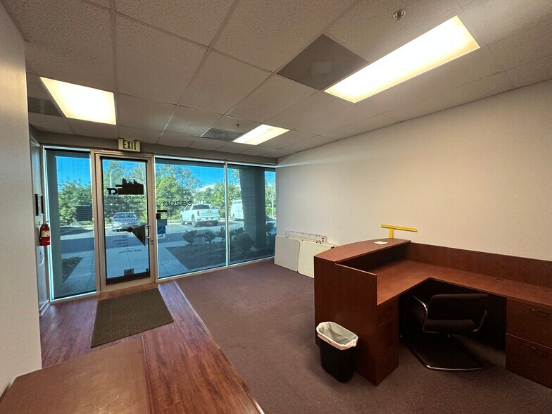 More Photos Of 28298 Constellation Rd, Valencia Warehouse For Lease