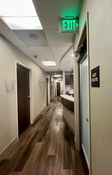 More Photos Of 1310 W Stewart Dr, Orange Medical For Sale