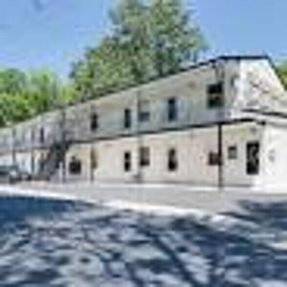 More Photos Of 37 Labrook Dr, Richmond Apartments For Sale